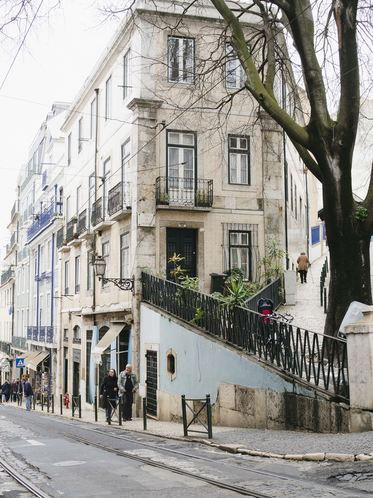 alfama-8