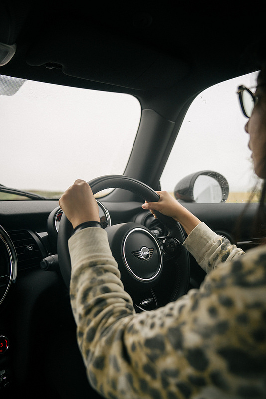 new-mini_driving