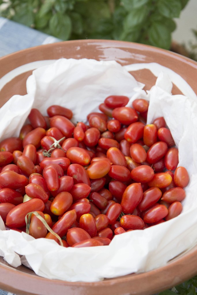 Lefkes-tomatoes