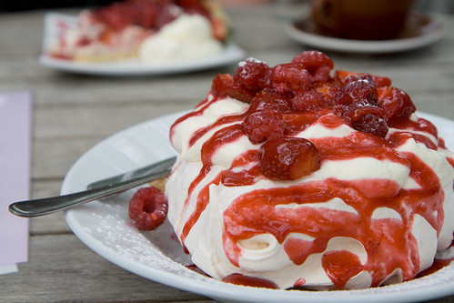 raspberry cafe meringue