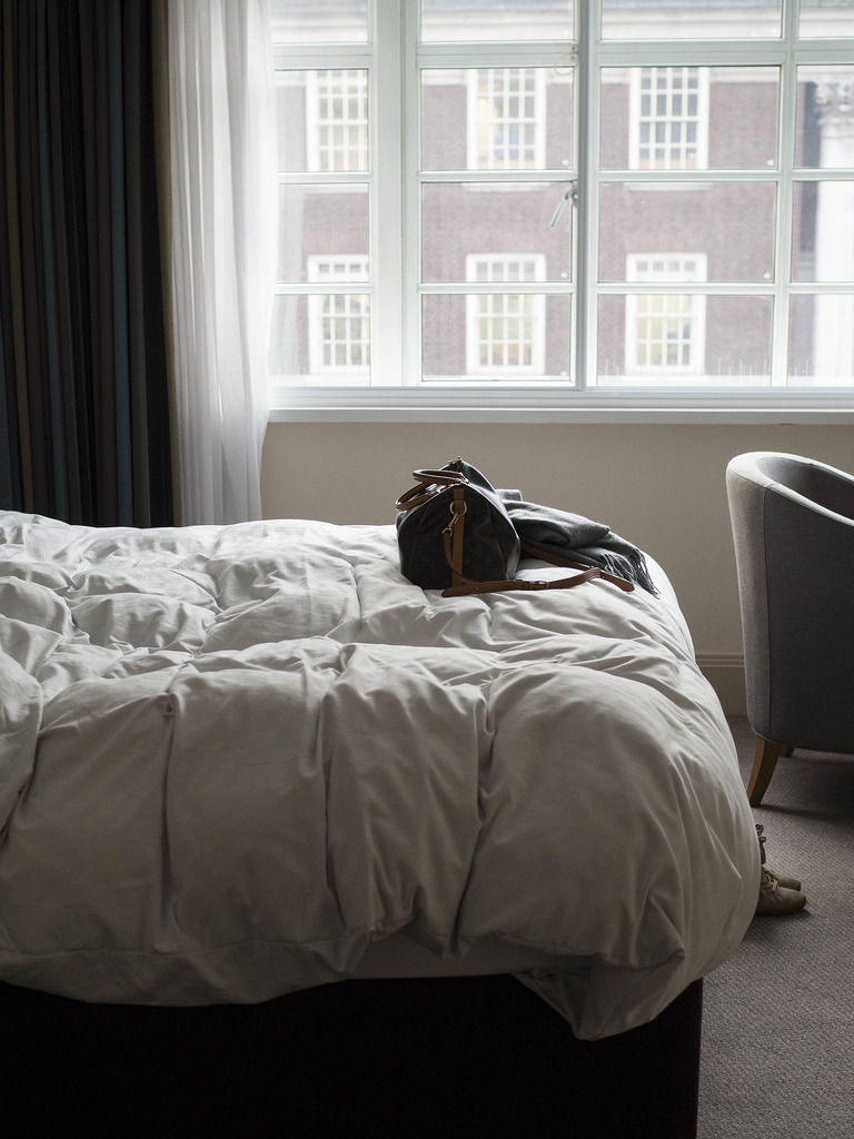 Ambahotel-room