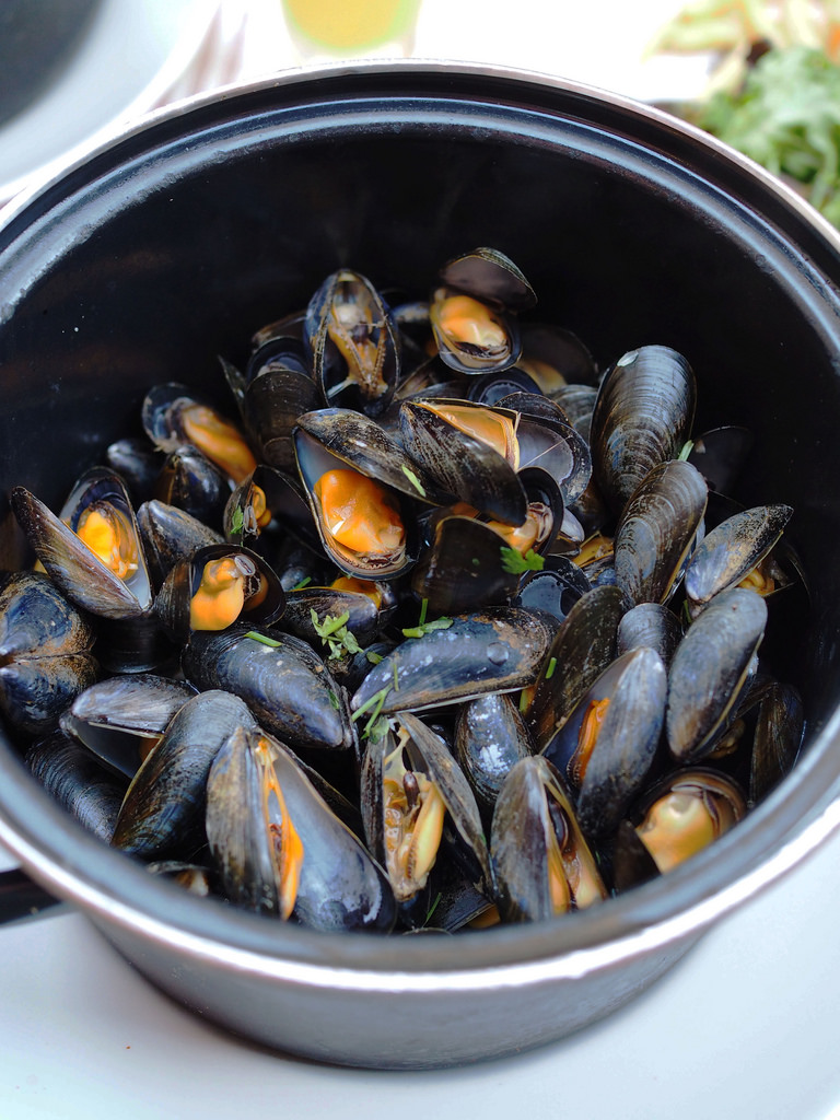Villefranche-mussels