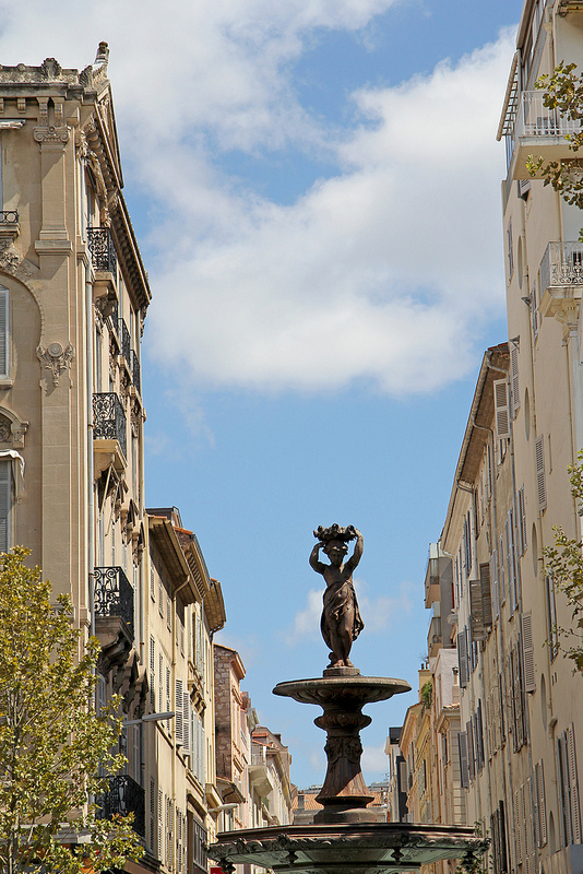 27-cannes-town