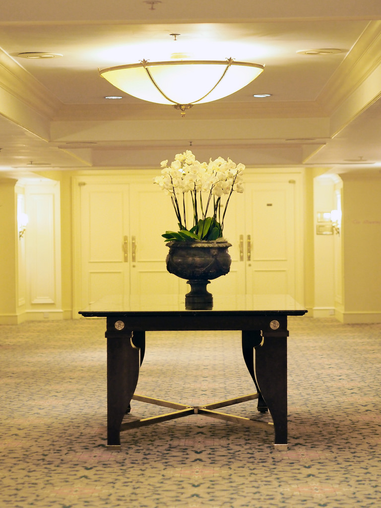 landmark-interior2