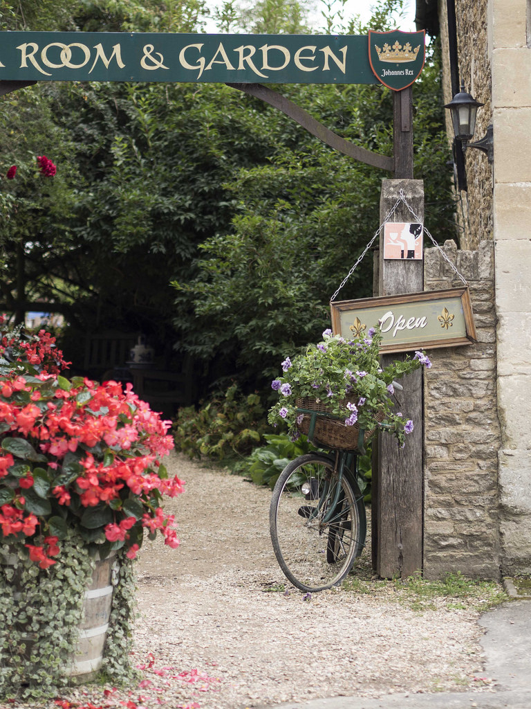 Lacock-village2